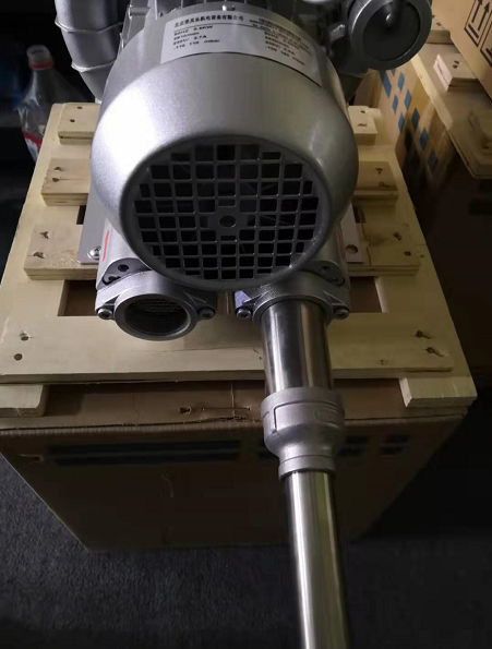 圖為400w風(fēng)機(jī),使用變徑改變的大小,改成1寸